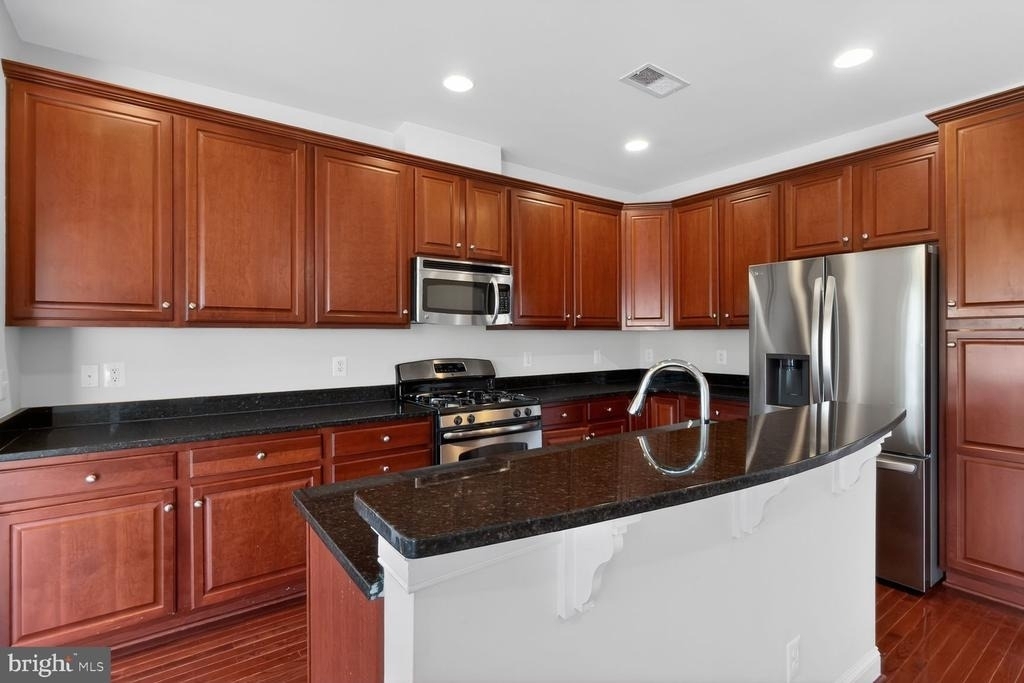 25450 Hopton House Terrace - Photo 7