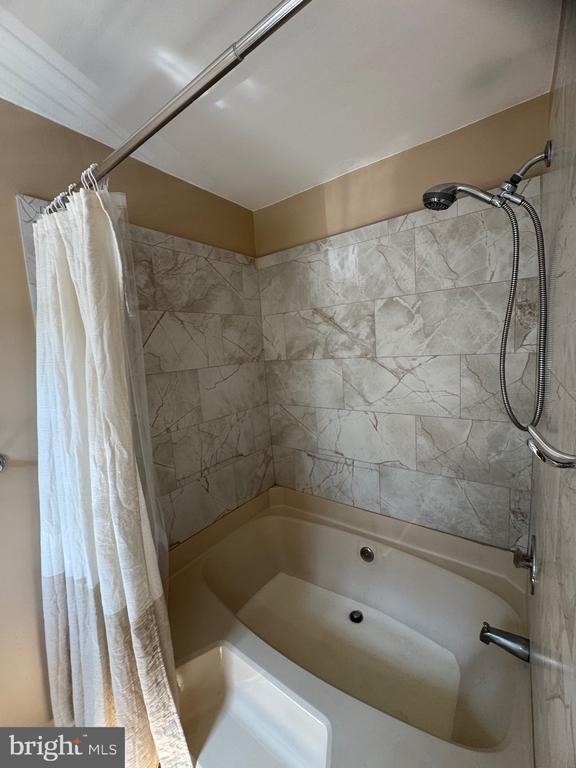 8610 Beekman Place - Photo 14