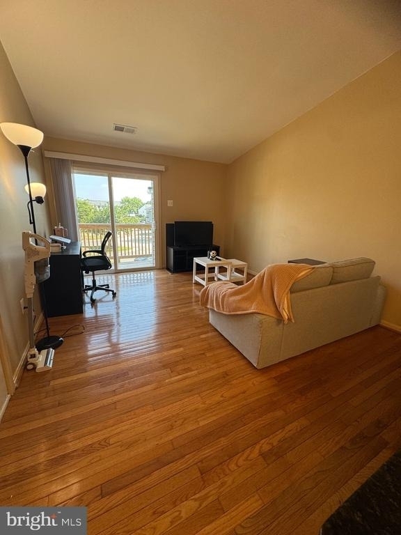 8610 Beekman Place - Photo 5