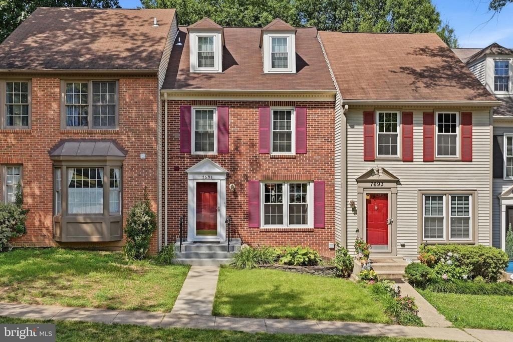 7691 Northern Oaks Court - Photo 0