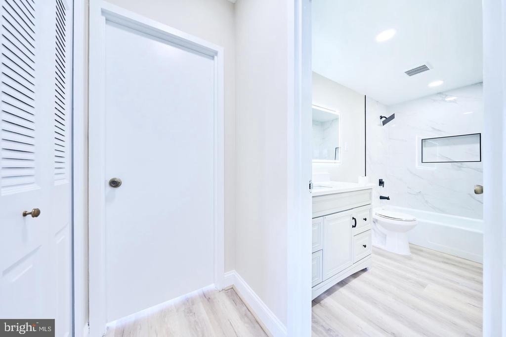 3701 S George Mason Drive - Photo 22