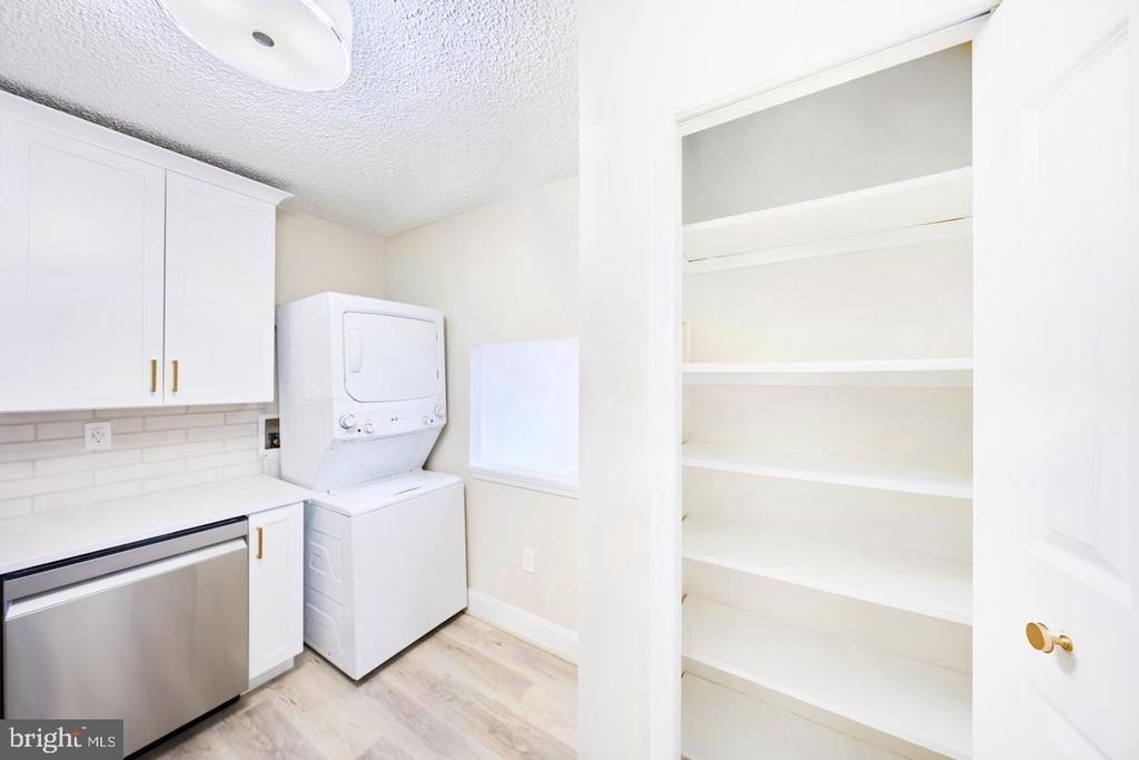 3701 S George Mason Drive - Photo 11