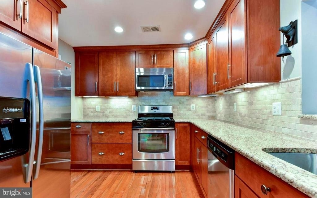 8011 Jackson Road - Photo 8