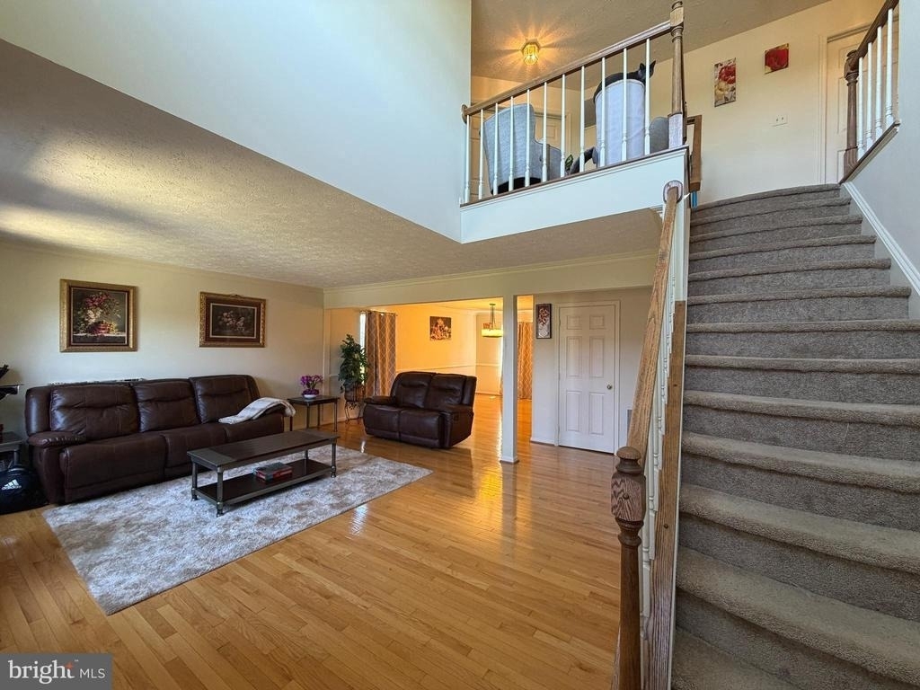 407 Tamarack Circle - Photo 4