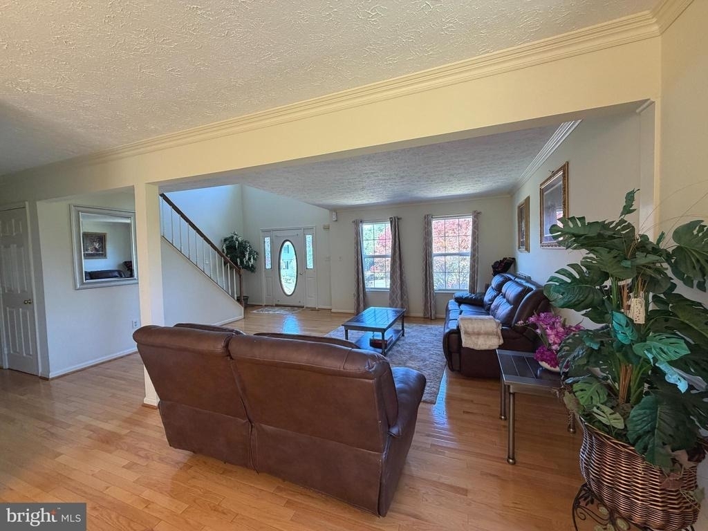 407 Tamarack Circle - Photo 8