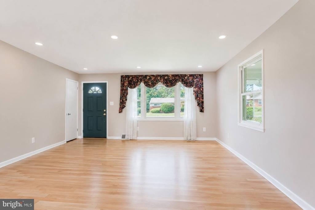 10914 Woodhaven Drive - Photo 2