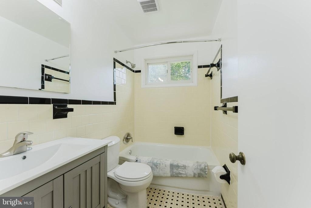 10914 Woodhaven Drive - Photo 13