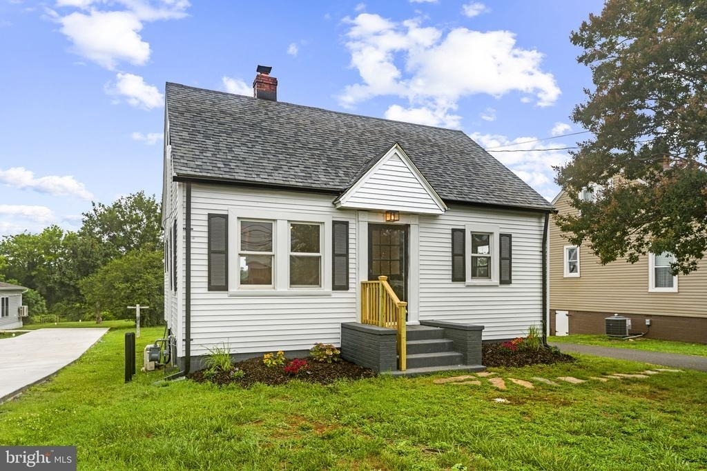 1818 Orange Road - Photo 0