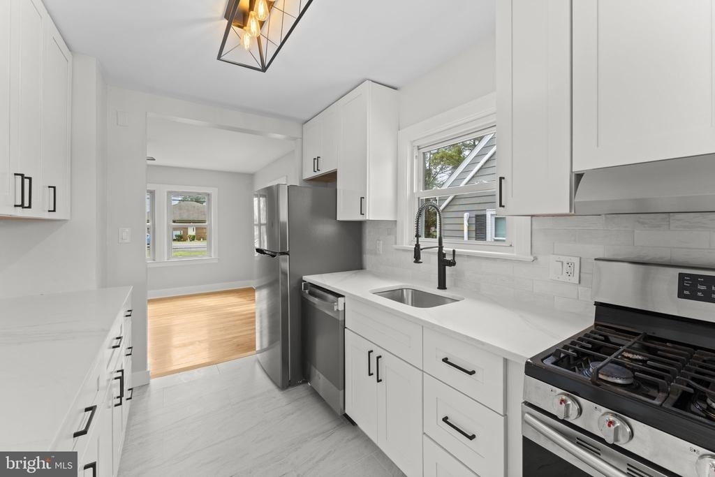 1818 Orange Road - Photo 18