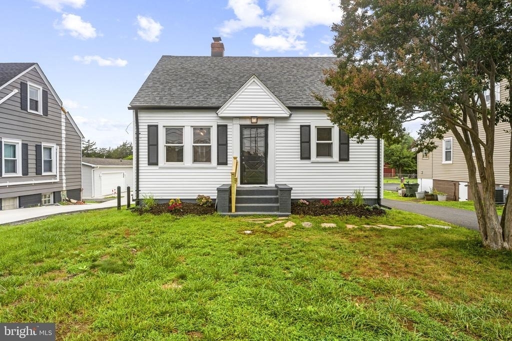 1818 Orange Road - Photo 1