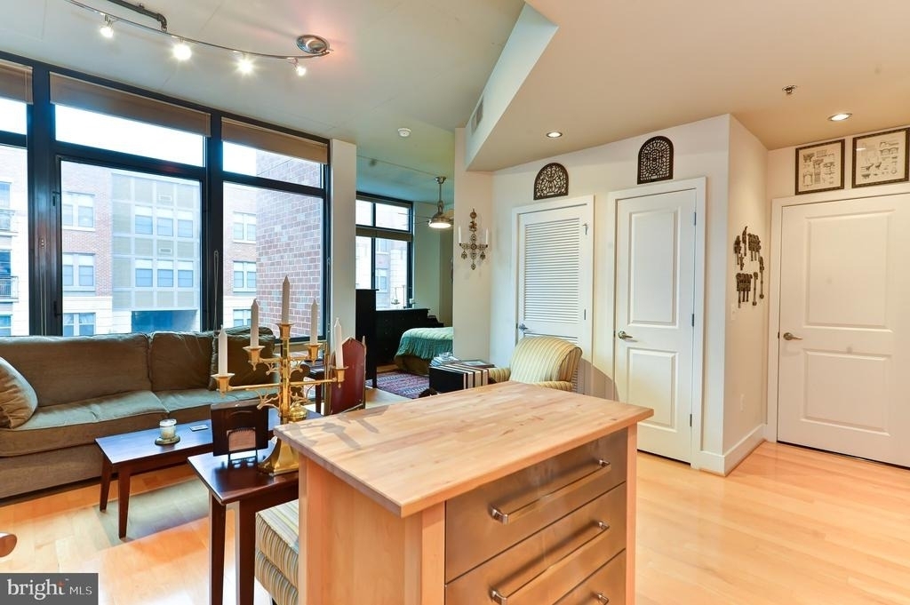 520 John Carlyle Street - Photo 11
