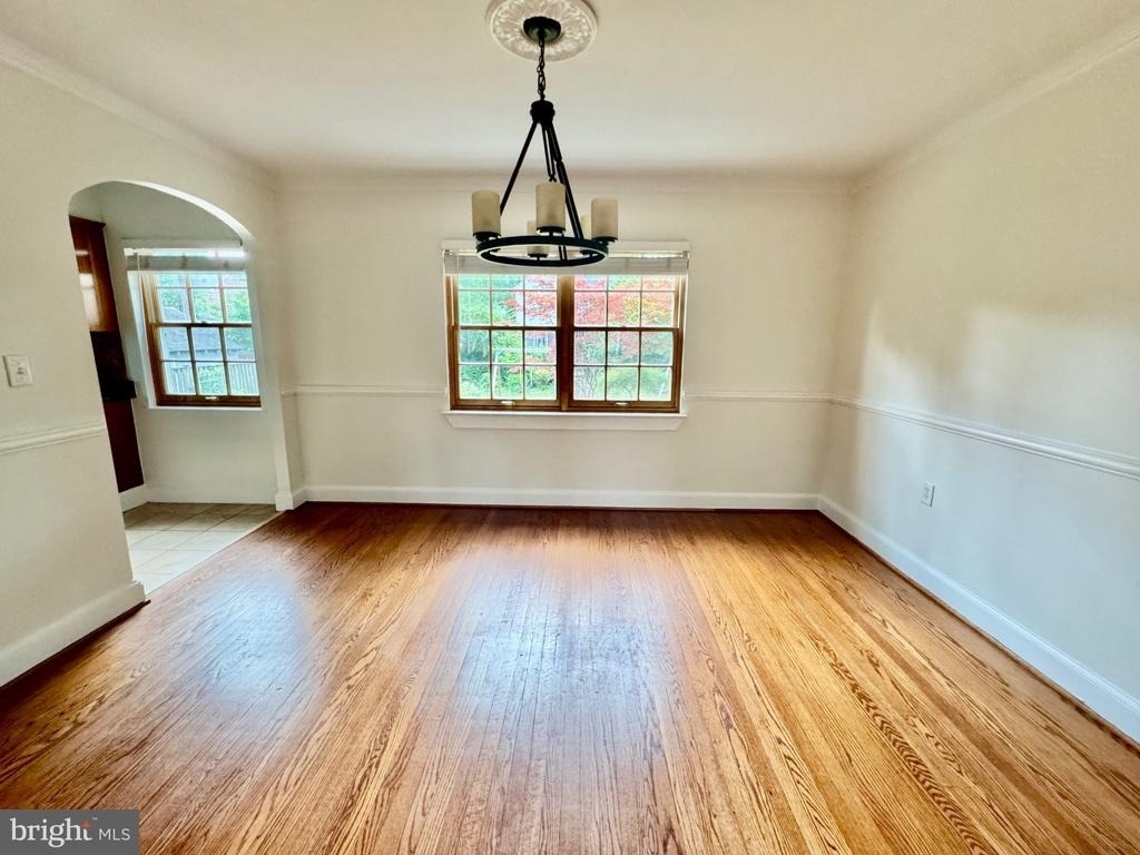 204 S Irving Street - Photo 4