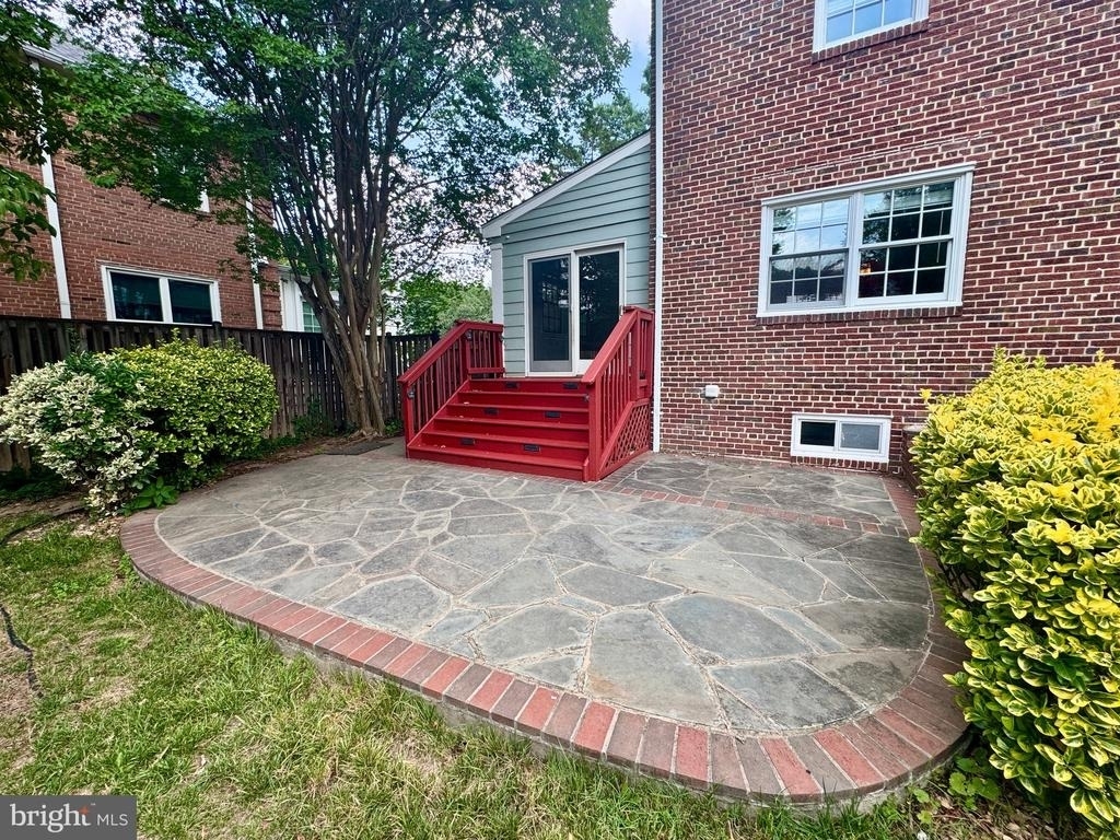 204 S Irving Street - Photo 21