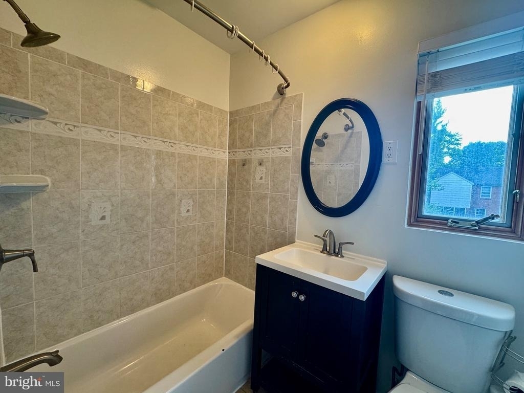 204 S Irving Street - Photo 9