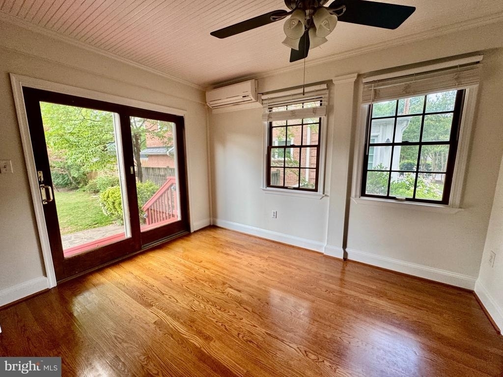 204 S Irving Street - Photo 12