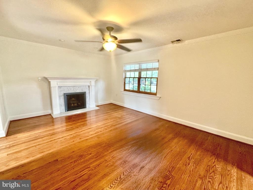 204 S Irving Street - Photo 3