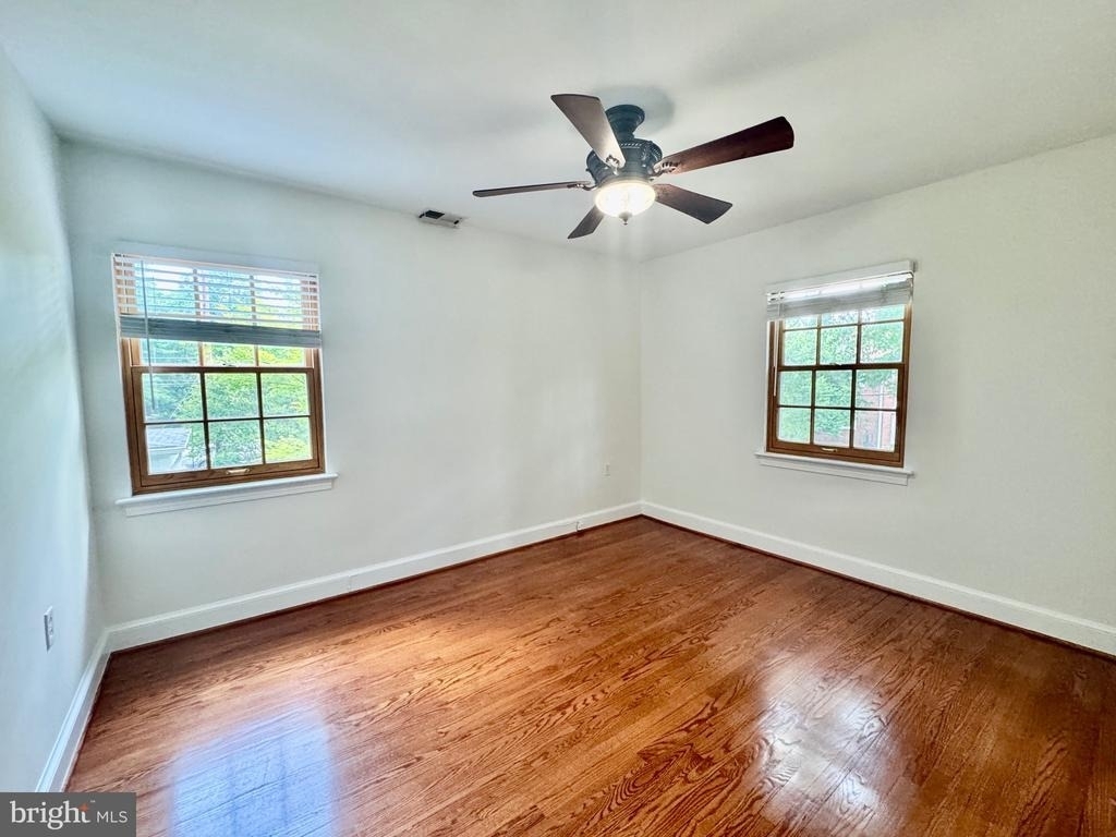 204 S Irving Street - Photo 11