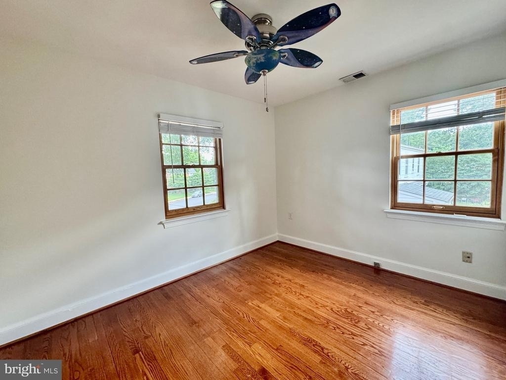 204 S Irving Street - Photo 10