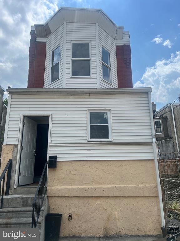 2106 S Shields Street - Photo 0