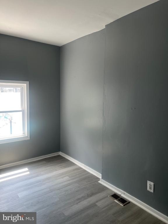2106 S Shields Street - Photo 8