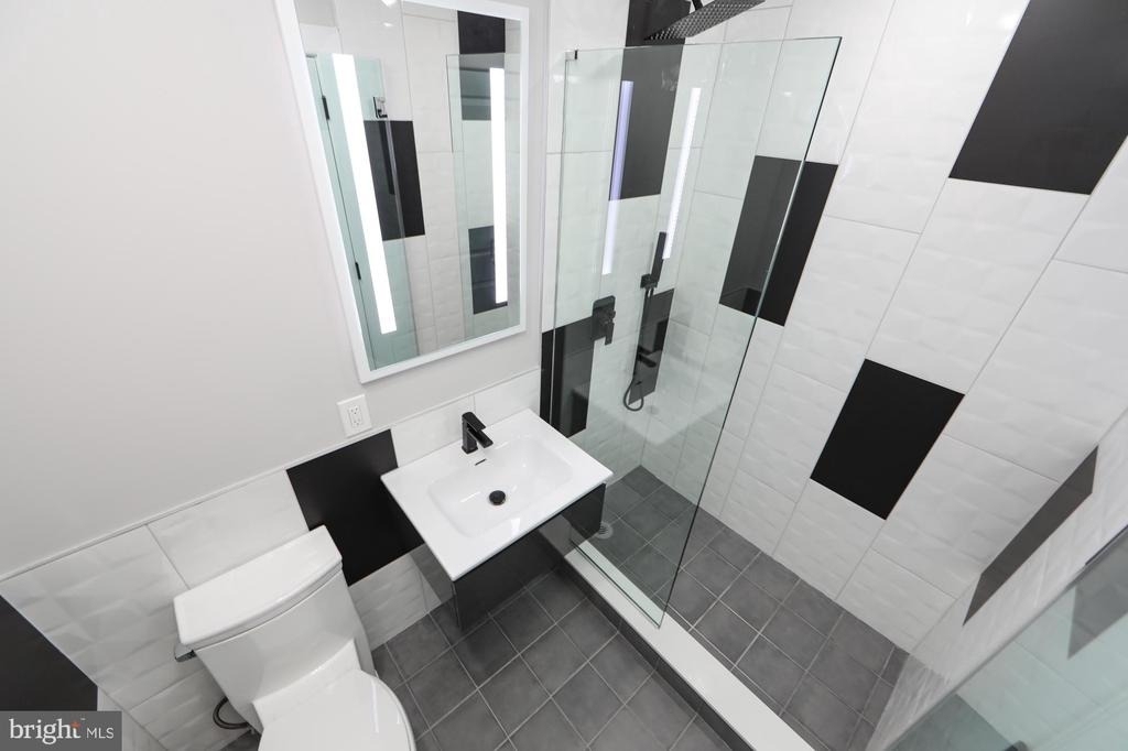 3460 J Street - Photo 2