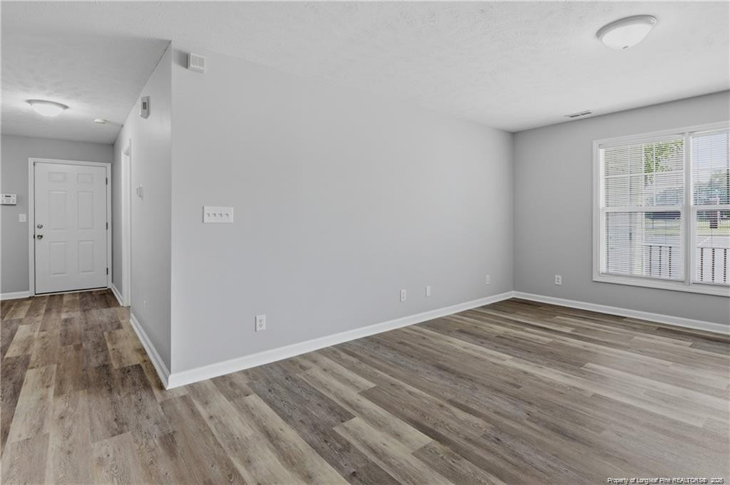 401 Meadowland Court - Photo 8