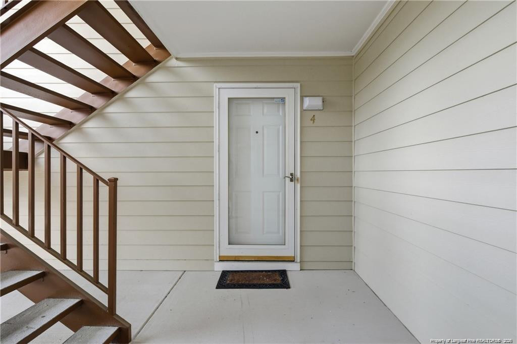 401 Meadowland Court - Photo 2