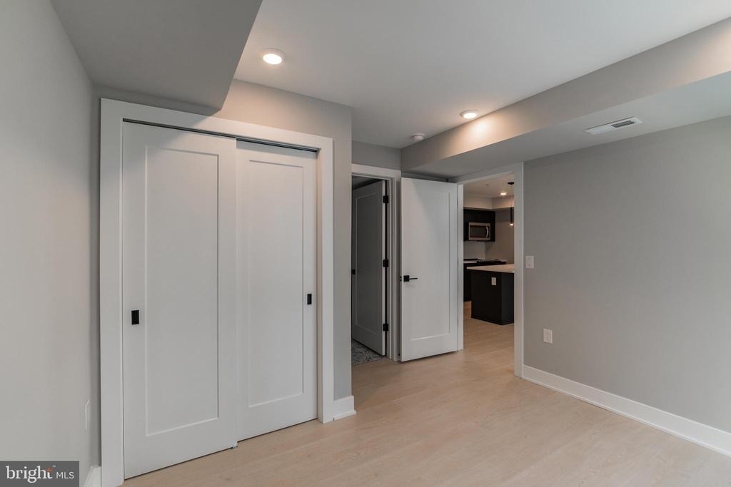 6604 Ridge Avenue - Photo 8