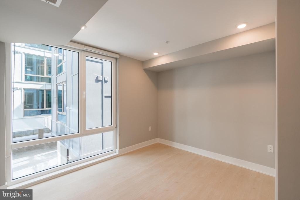 6604 Ridge Avenue - Photo 5