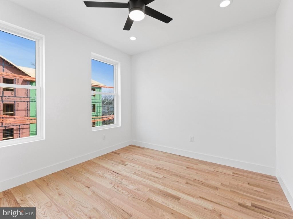 6442 Lansdowne Avenue - Photo 3