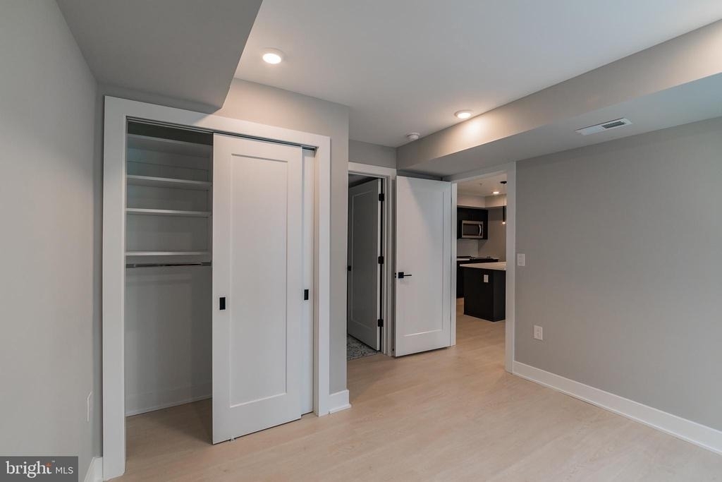 6604 Ridge Avenue - Photo 7