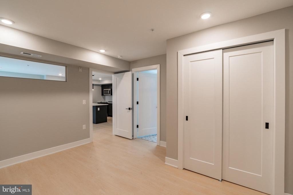 6604 Ridge Avenue - Photo 8