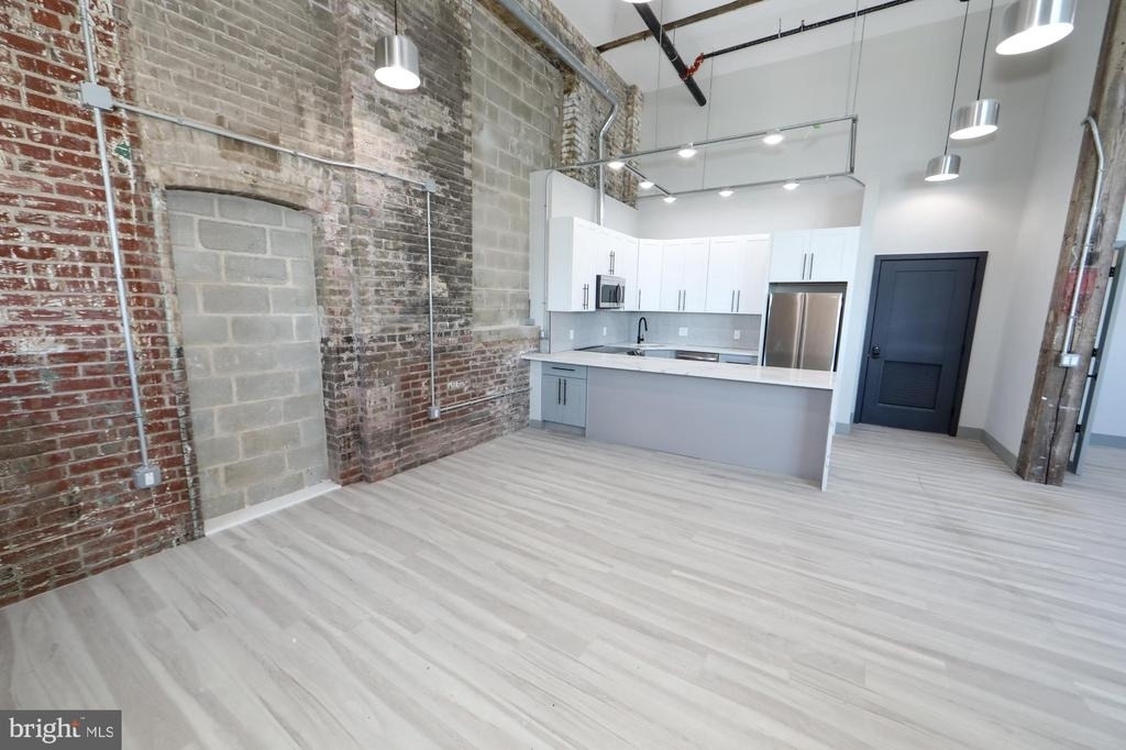 1810 E Venango Street - Photo 2