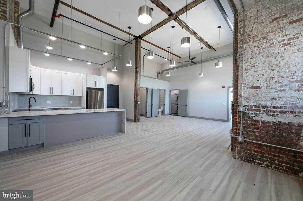 1810 E Venango Street - Photo 3