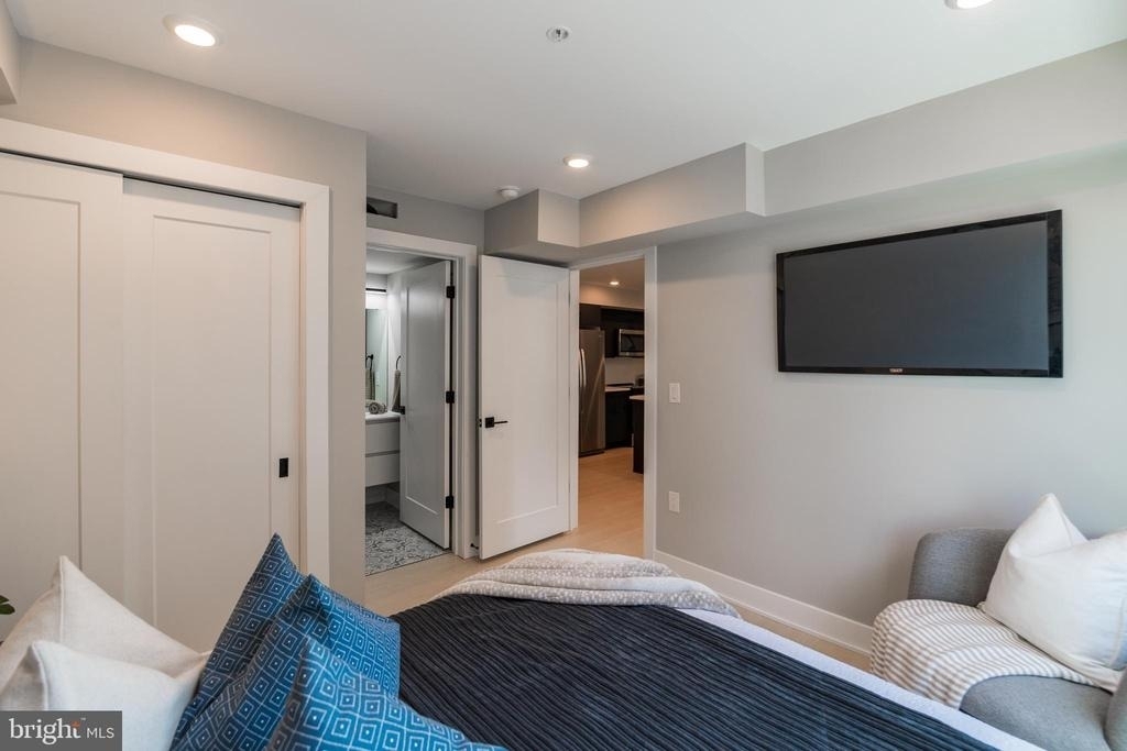 6604 Ridge Avenue - Photo 9