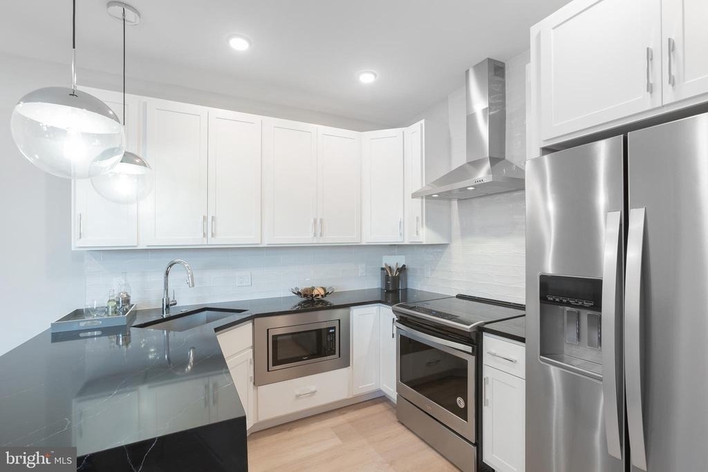 1513 Ridge Avenue - Photo 5