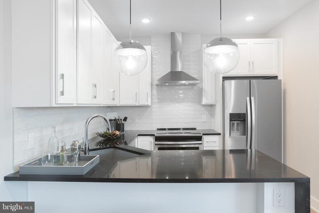 1513 Ridge Avenue - Photo 8