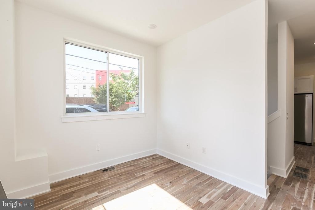 1431 Brown Street - Photo 2