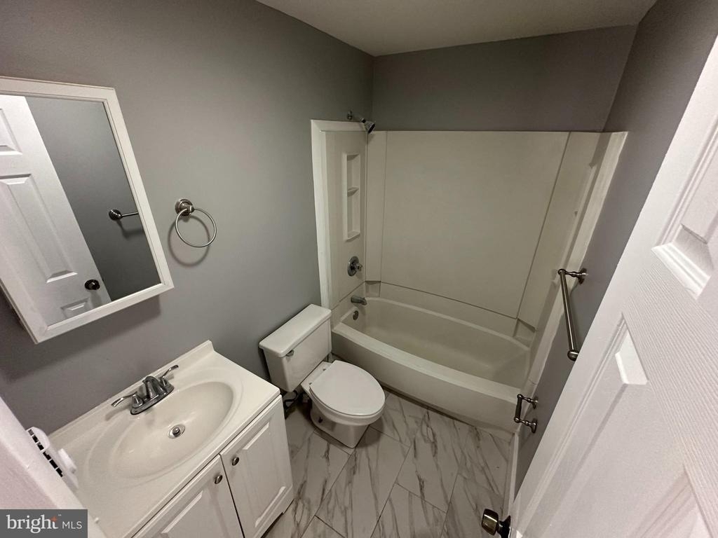 2110-12 South Street - Photo 19