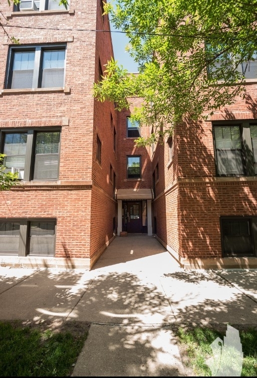 2612 W Gunnison St - Photo 1