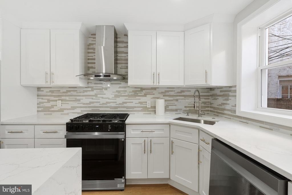 1203 Moore Street - Photo 5