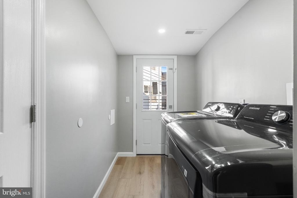 1203 Moore Street - Photo 32