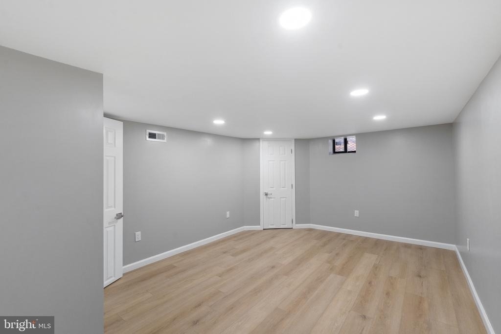 1203 Moore Street - Photo 24