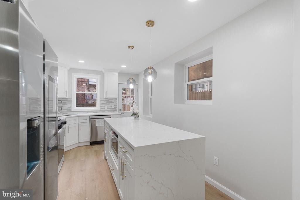 1203 Moore Street - Photo 7