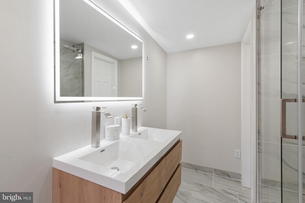 1203 Moore Street - Photo 17