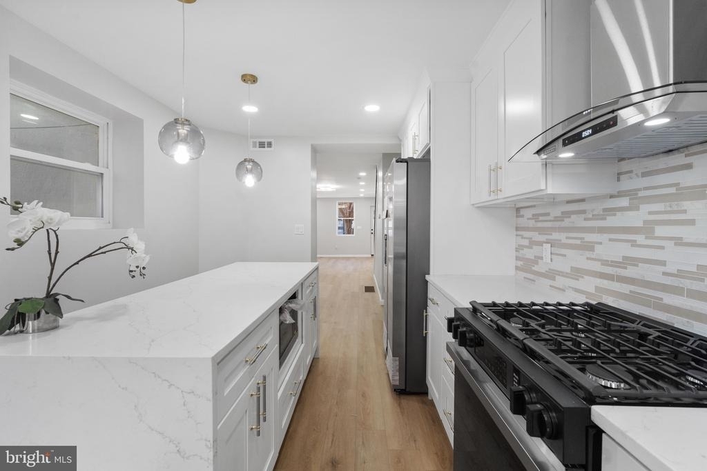 1203 Moore Street - Photo 6