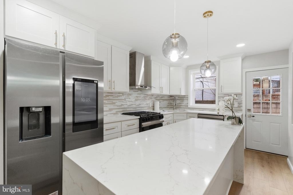 1203 Moore Street - Photo 0