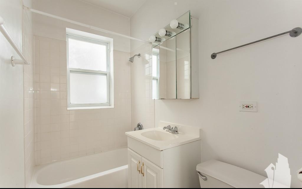 3521-29 N Broadway St - Photo 4
