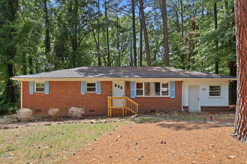139 Windsor Circle - Photo 0