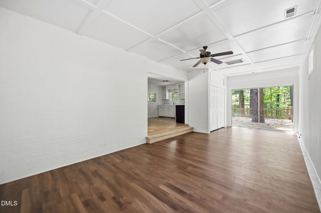 139 Windsor Circle - Photo 10